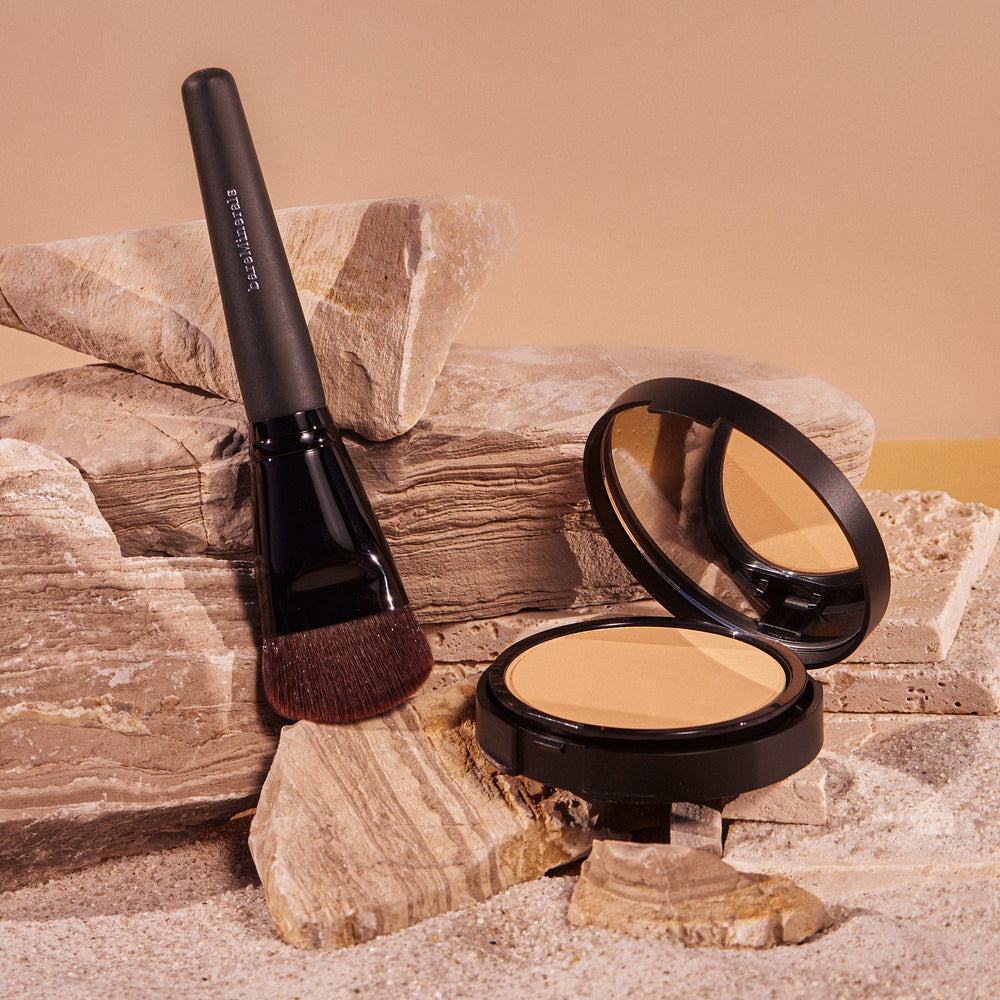 BAREPRO 24HR Powder Foundation and Luxe Brush Bundle - Image 2